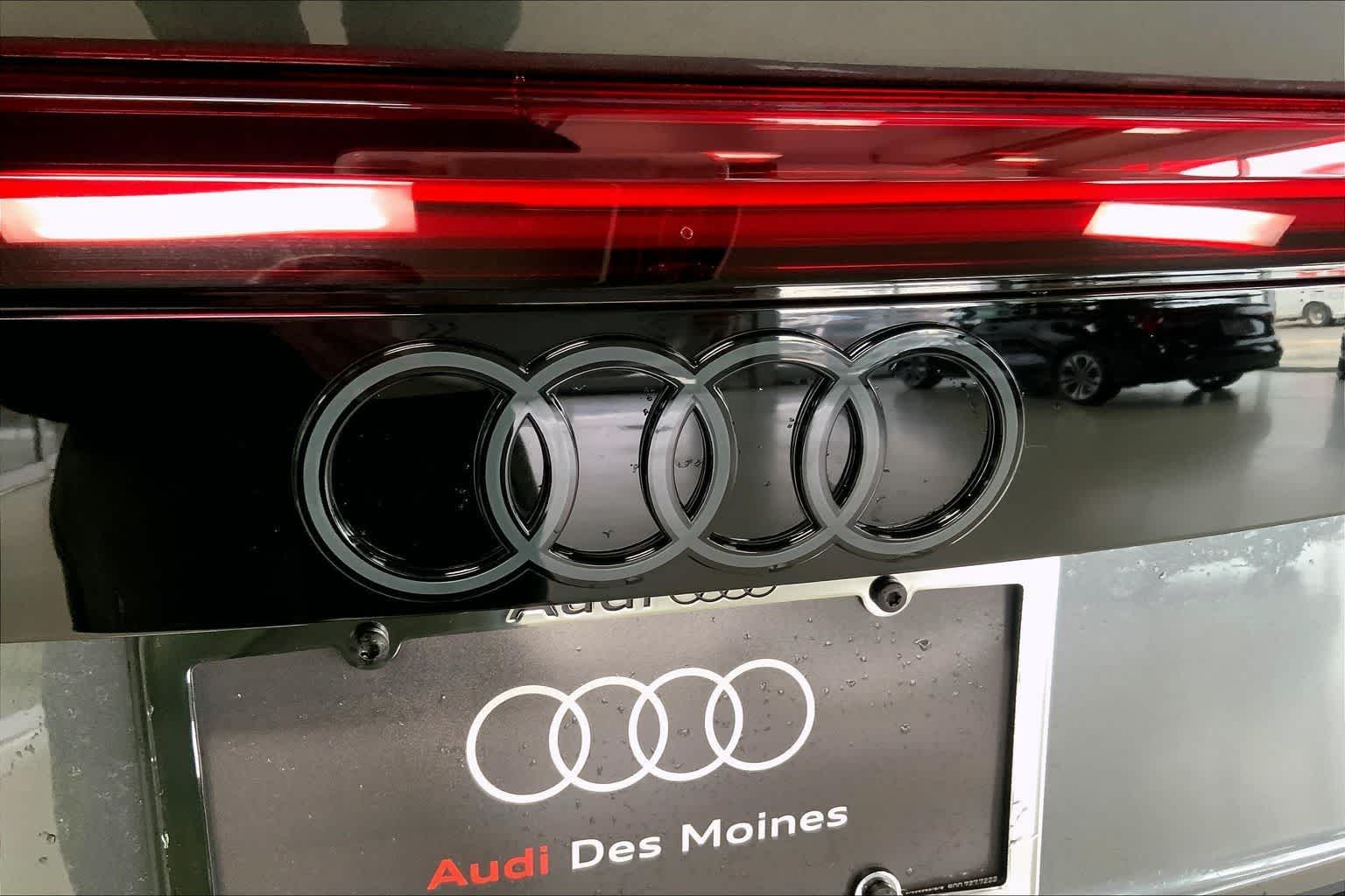 Thumbnail: 2026 Audi Q8 - 7