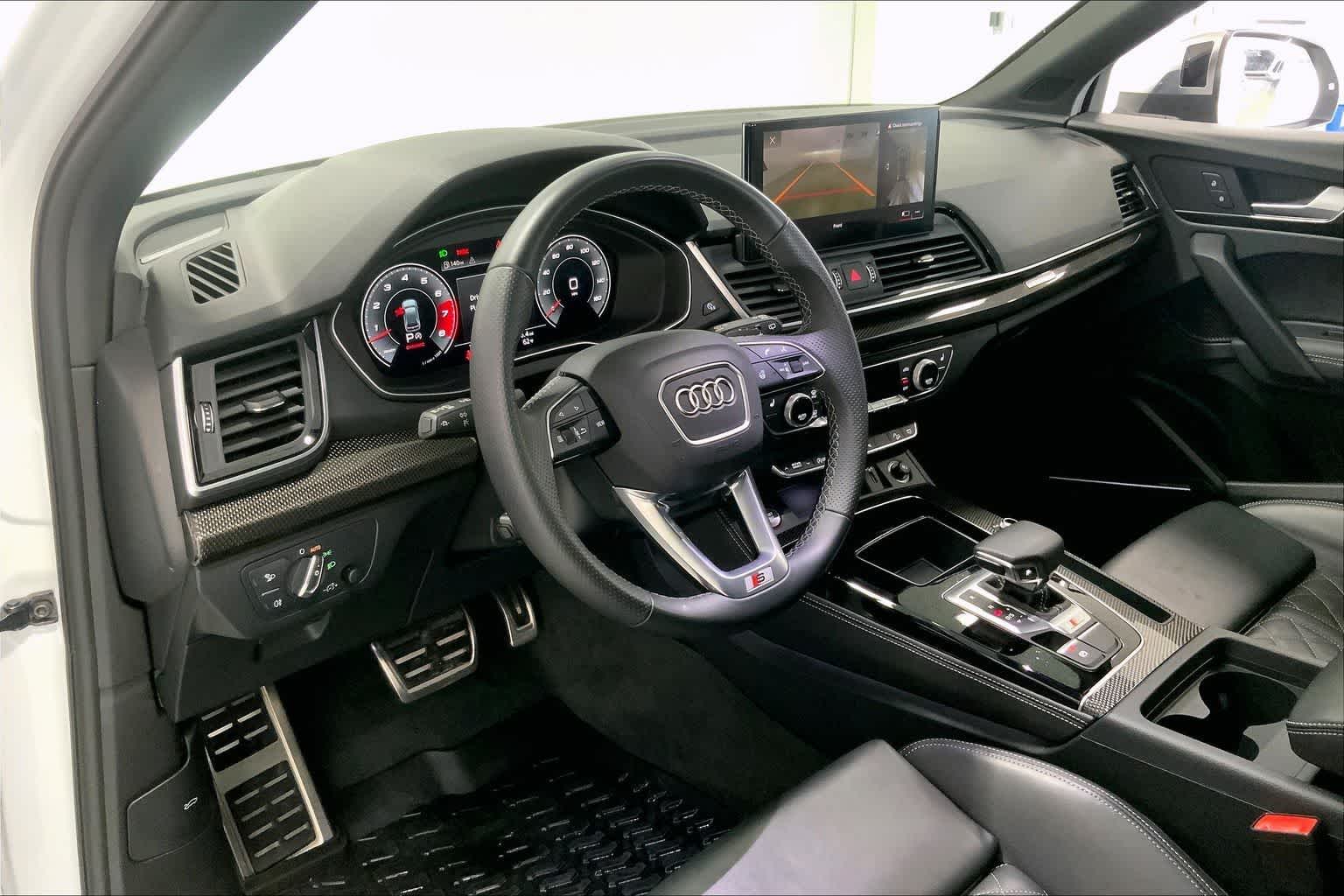 Thumbnail: 2024 Audi SQ5 - 2