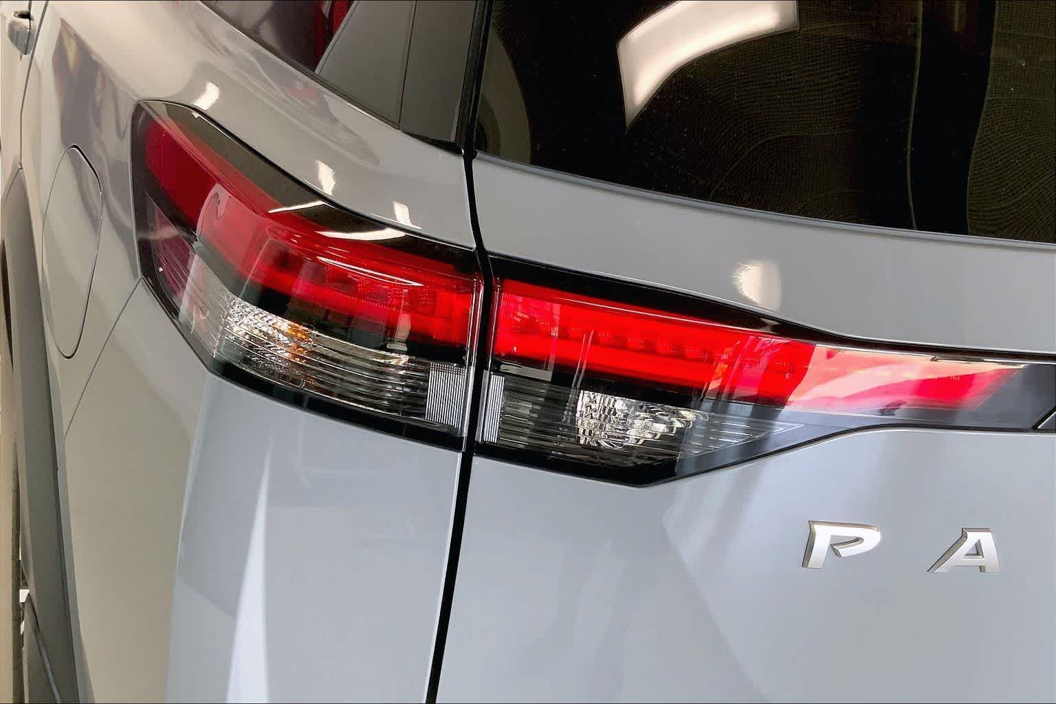 Thumbnail: 2024 Nissan Pathfinder - 29