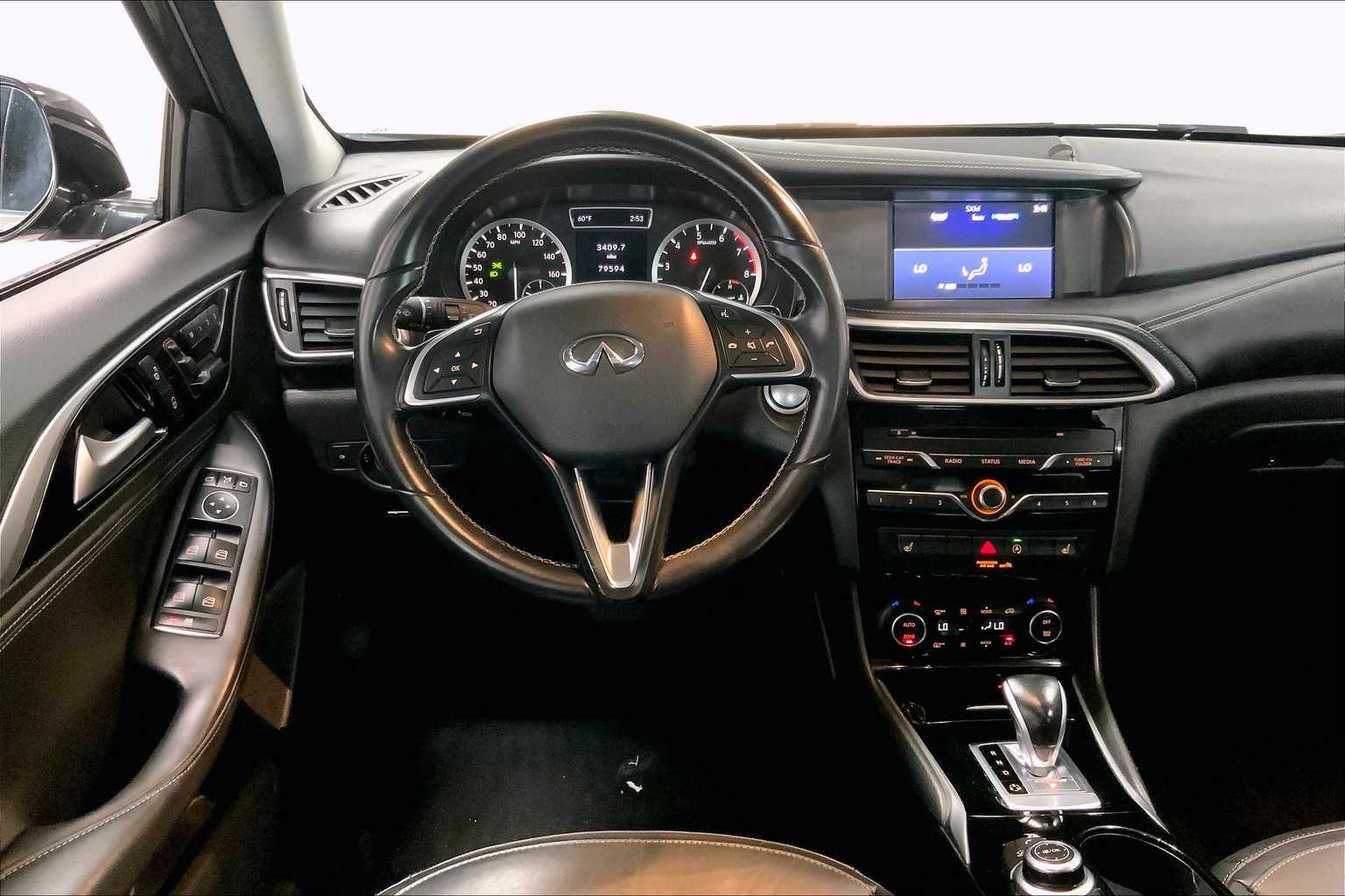 Thumbnail: 2017 INFINITI QX30 - 13