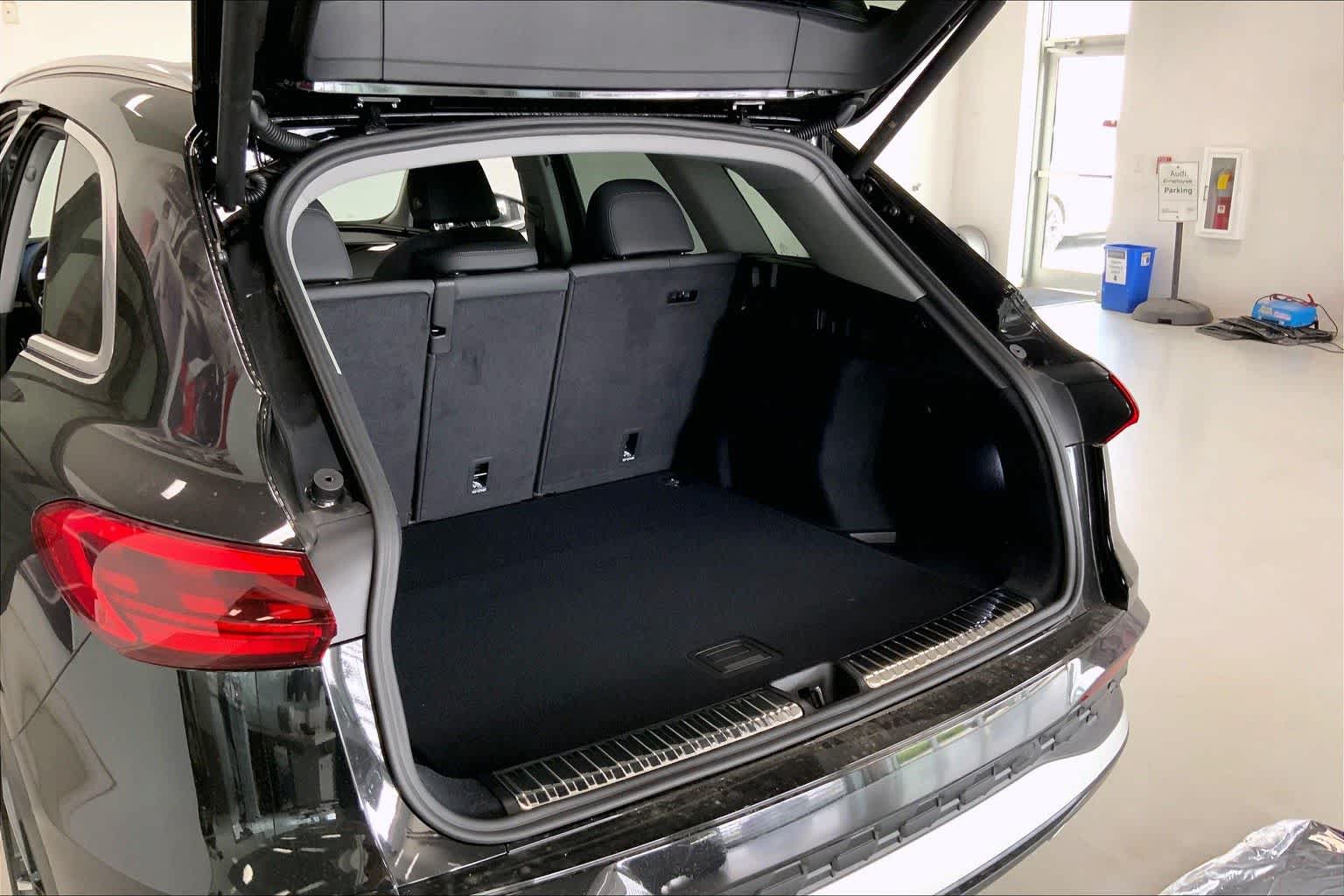 Thumbnail: 2025 Audi Q5 - 18