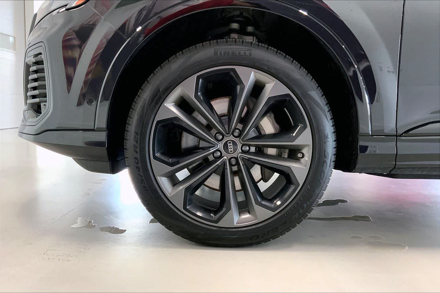 Thumbnail: 2025 Audi Q7 - 8