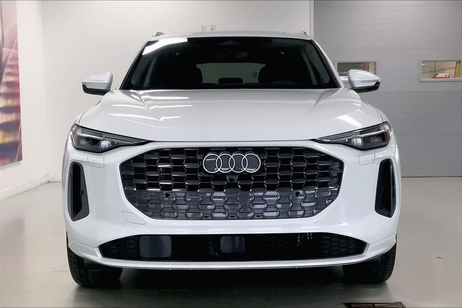 Thumbnail: 2025 Audi Q5 - 6