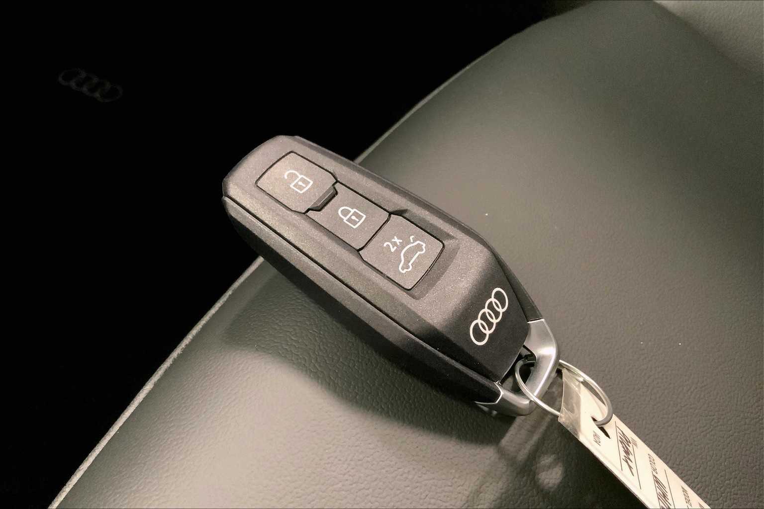 Thumbnail: 2025 Audi Q5 - 19