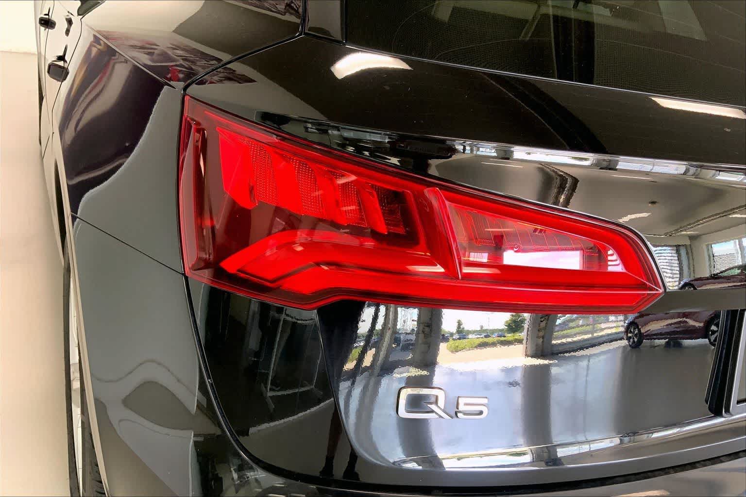Thumbnail: 2020 Audi Q5 - 32
