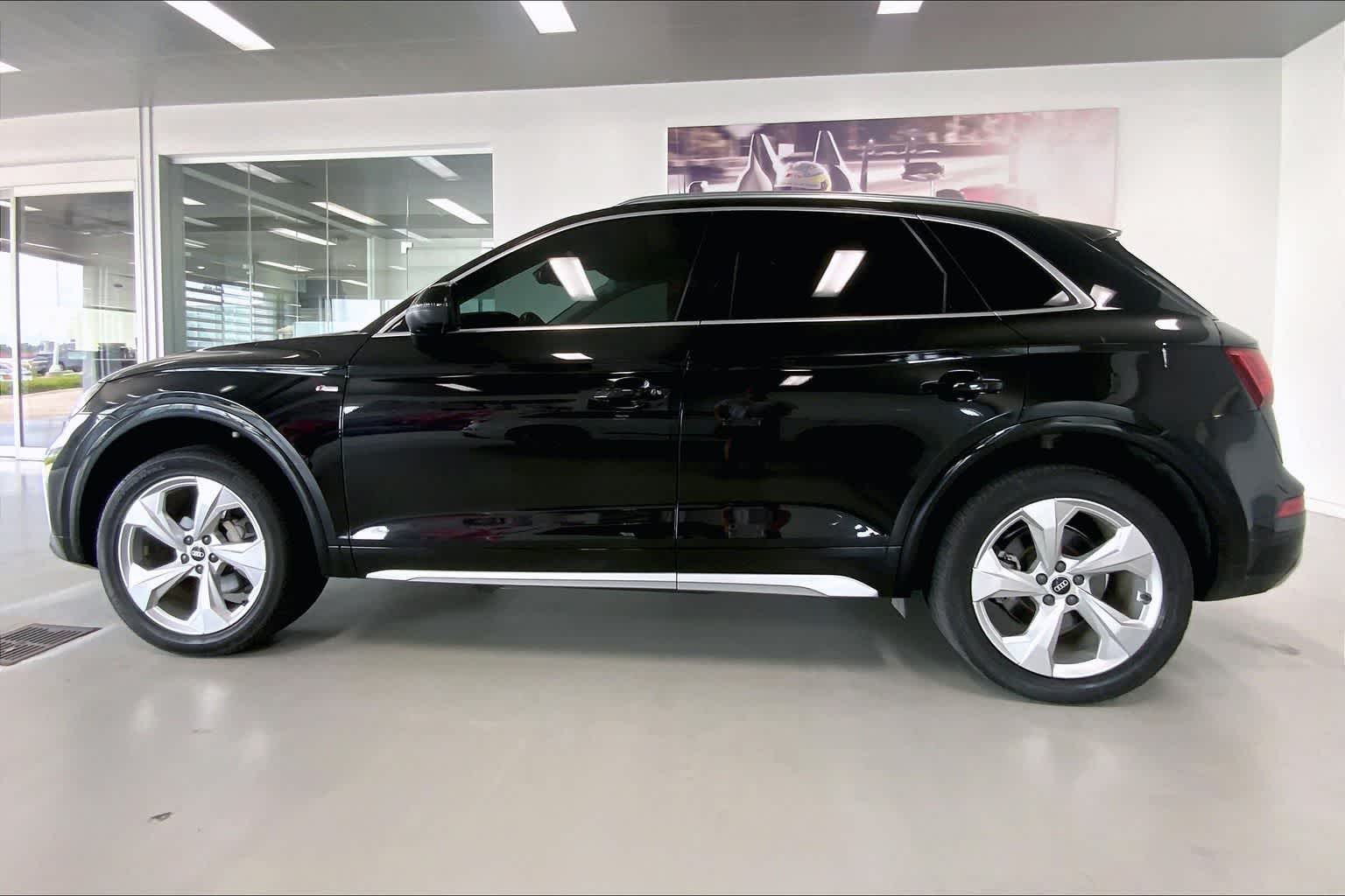 Thumbnail: 2022 Audi Q5 - 3