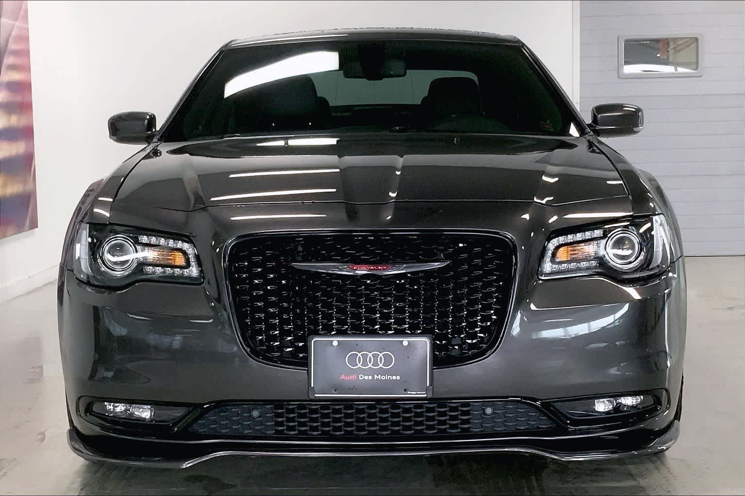 Thumbnail: 2022 Chrysler 300 - 5