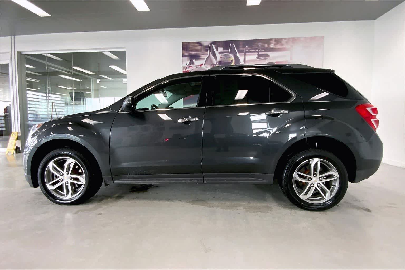 Thumbnail: 2017 Chevrolet Equinox - 3