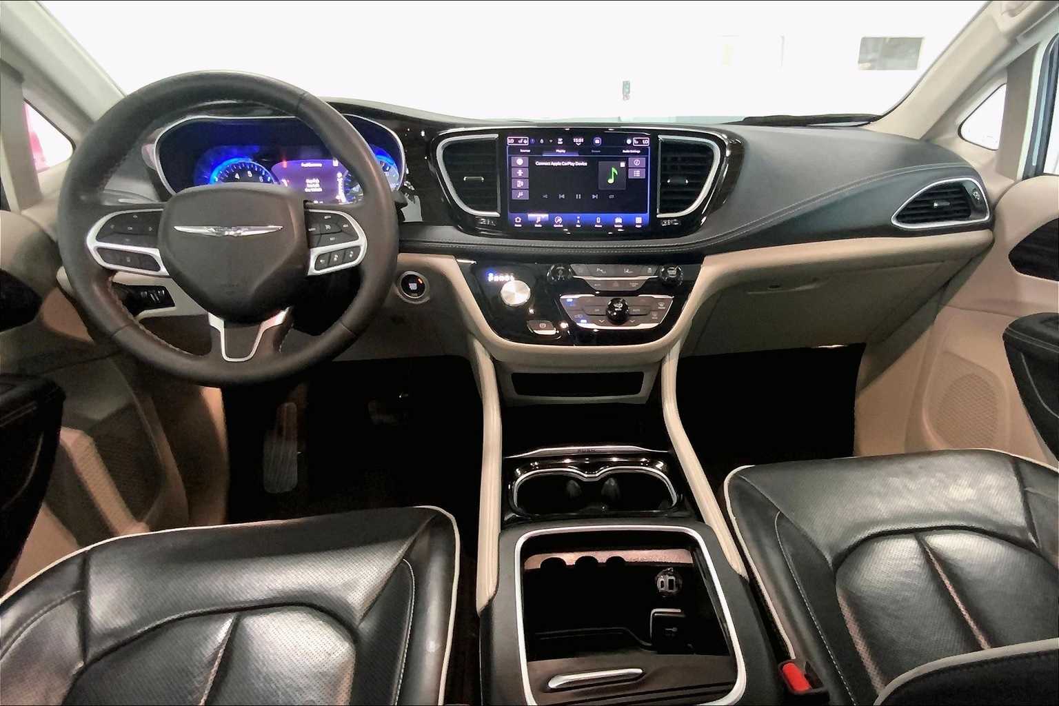 2023 Chrysler Pacifica Limited 10