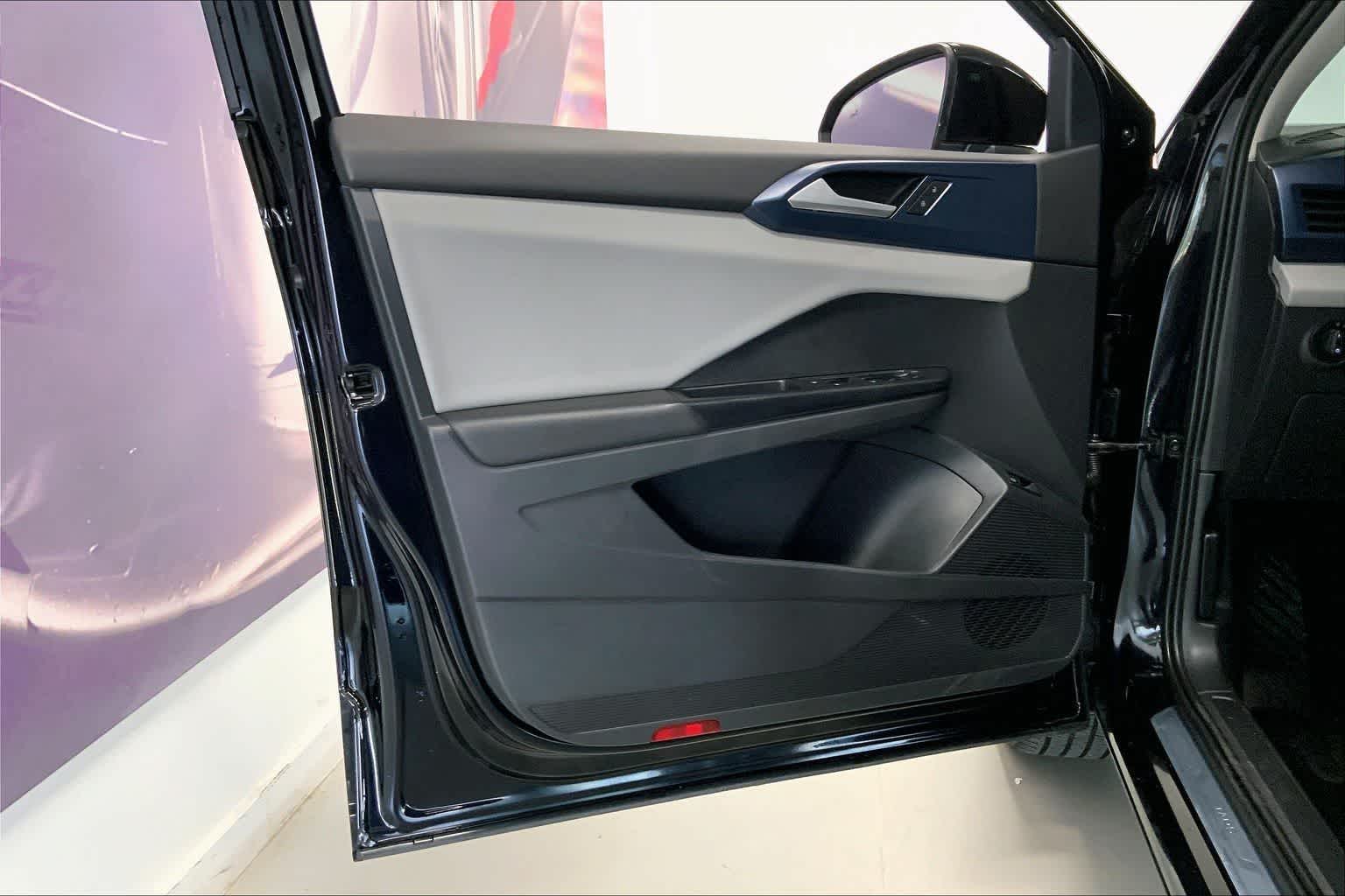 Thumbnail: 2022 Volkswagen Taos - 24