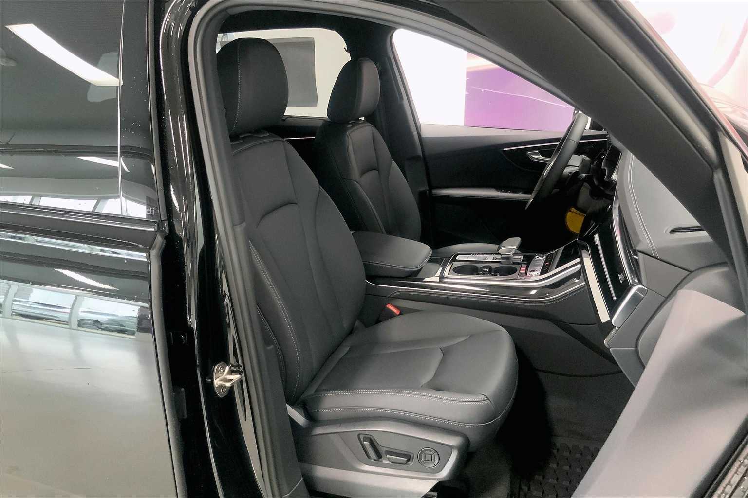 Thumbnail: 2026 Audi Q7 - 13