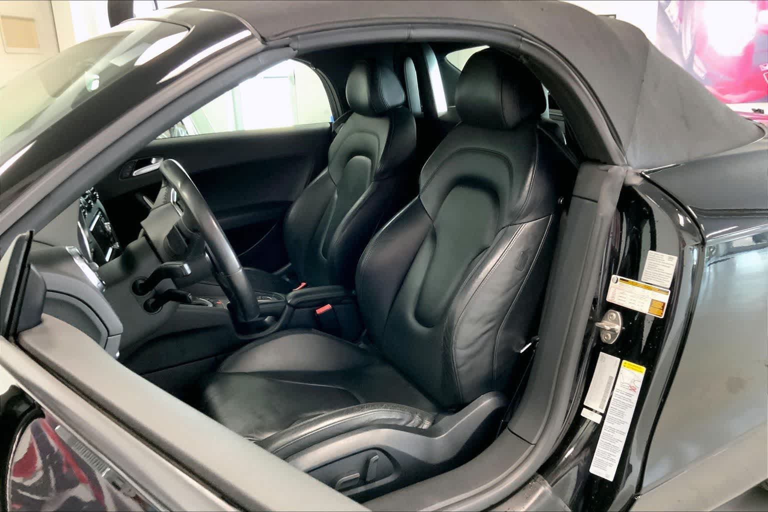 Thumbnail: 2011 Audi TT - 10