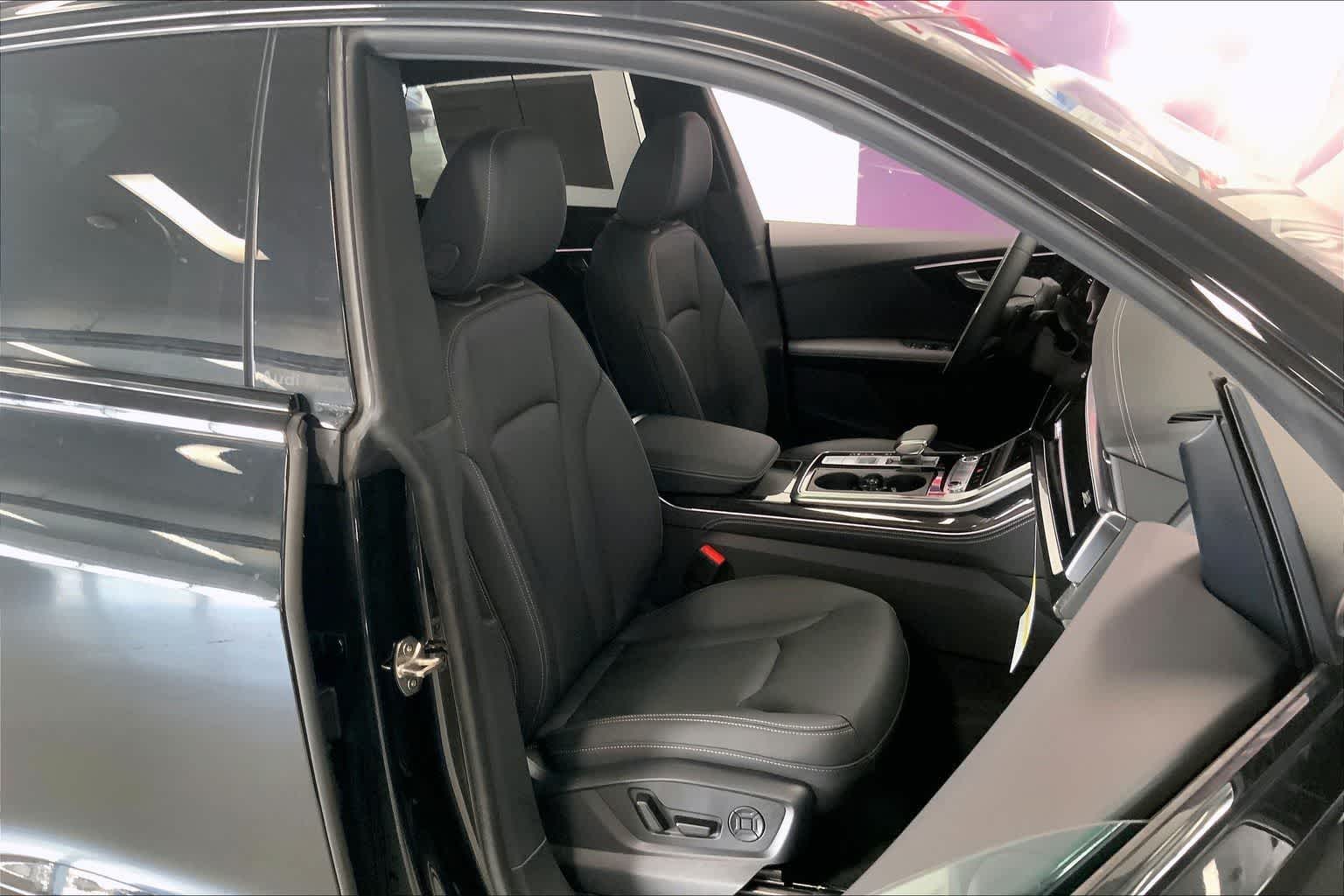 Thumbnail: 2026 Audi Q8 - 13