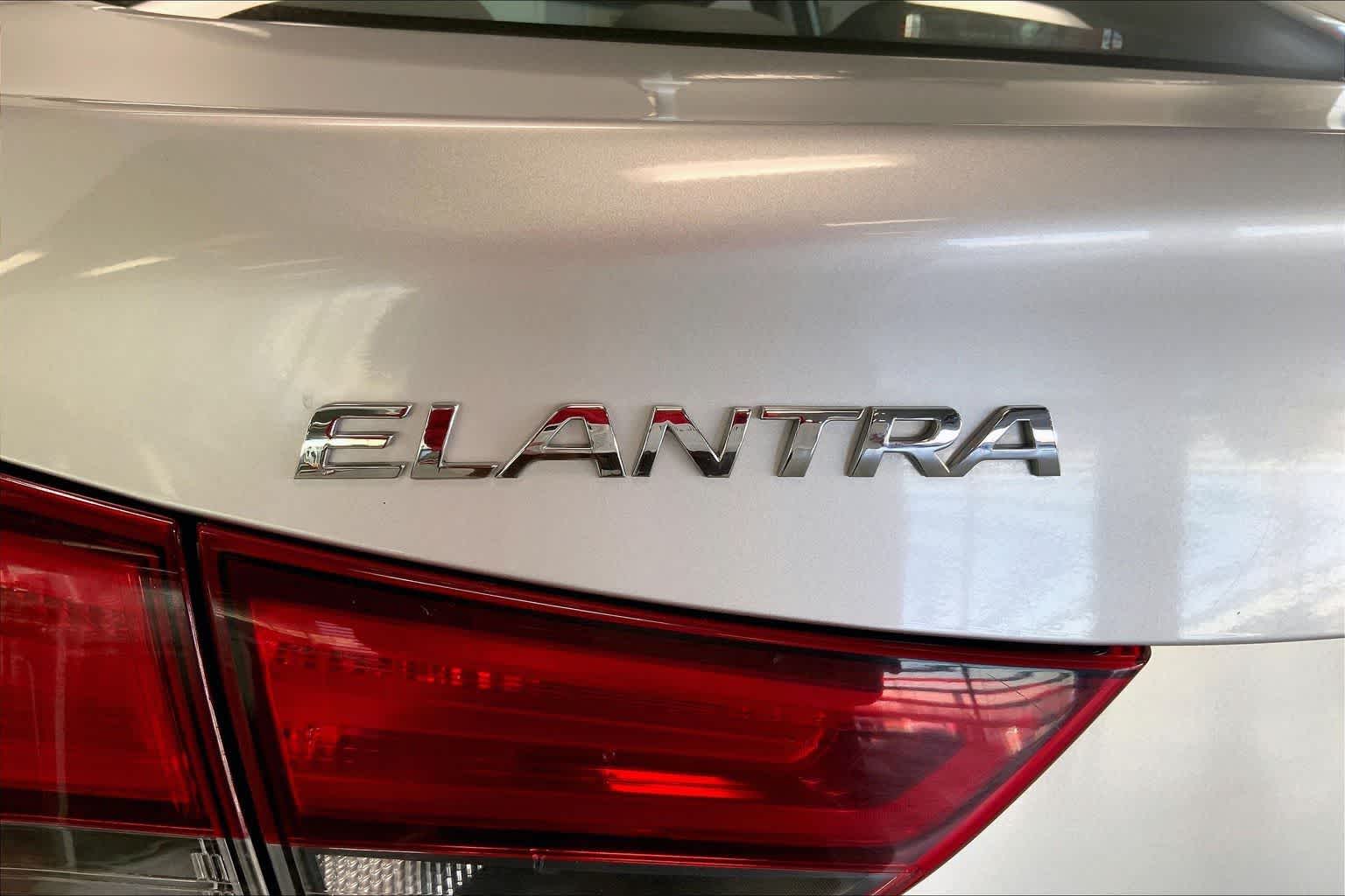 Thumbnail: 2016 Hyundai Elantra - 7