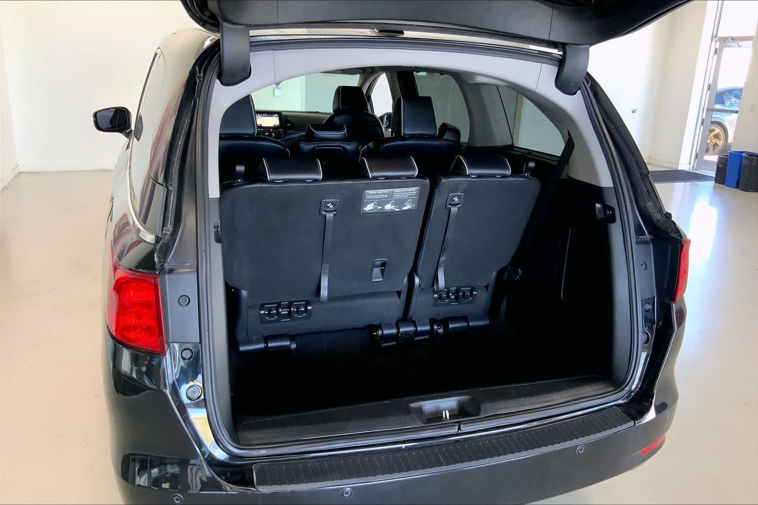Thumbnail: 2023 Honda Odyssey - 16