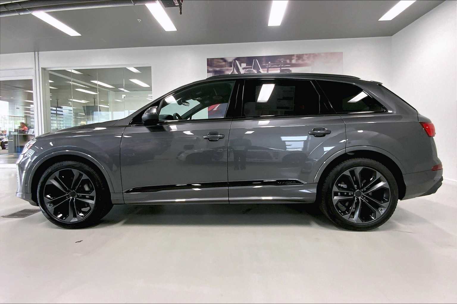 Thumbnail: 2026 Audi Q7 - 3