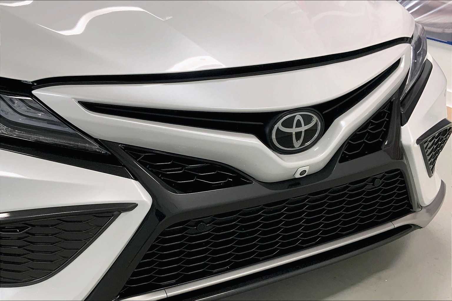 Thumbnail: 2022 Toyota Camry - 29
