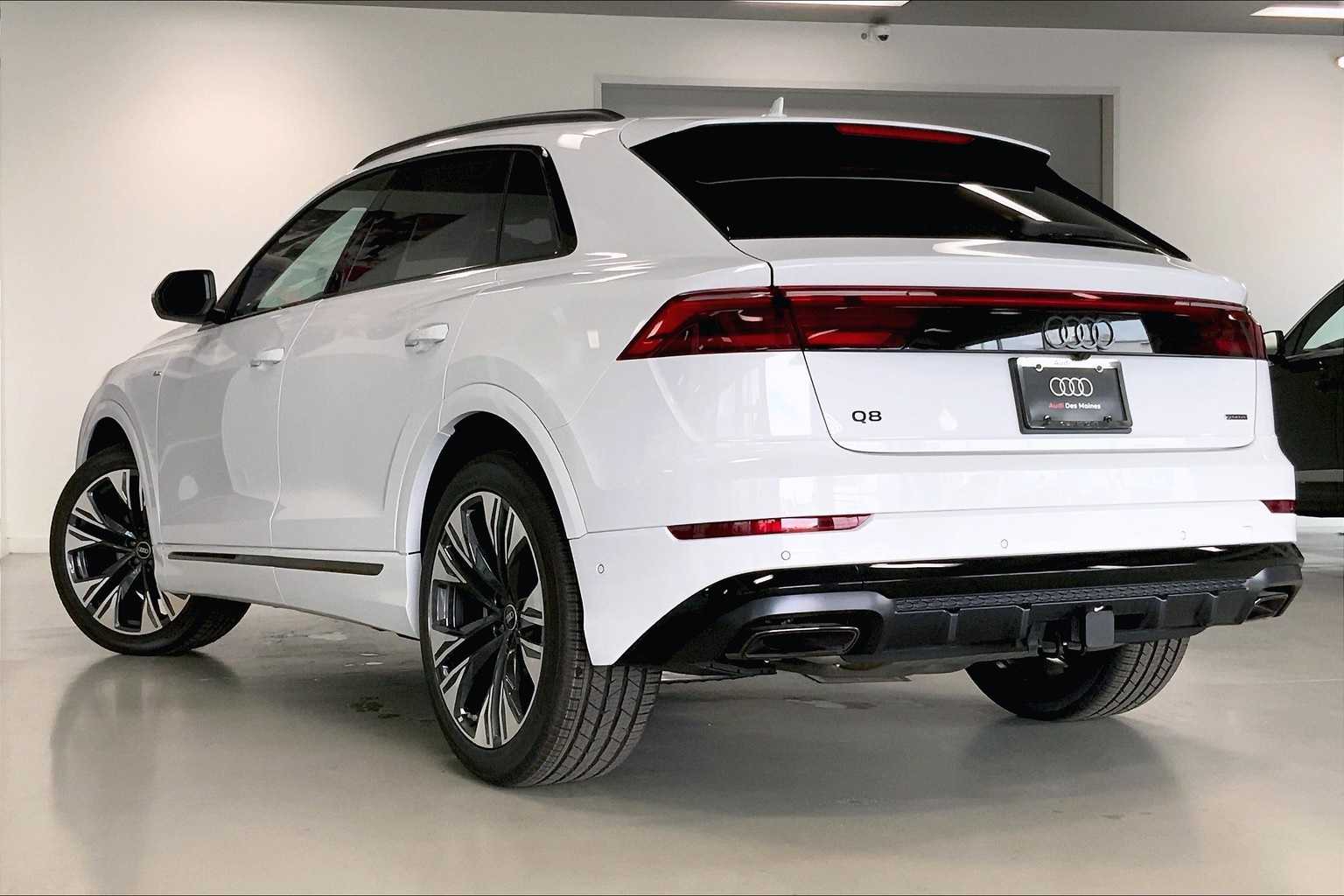 Thumbnail: 2025 Audi Q8 - 4