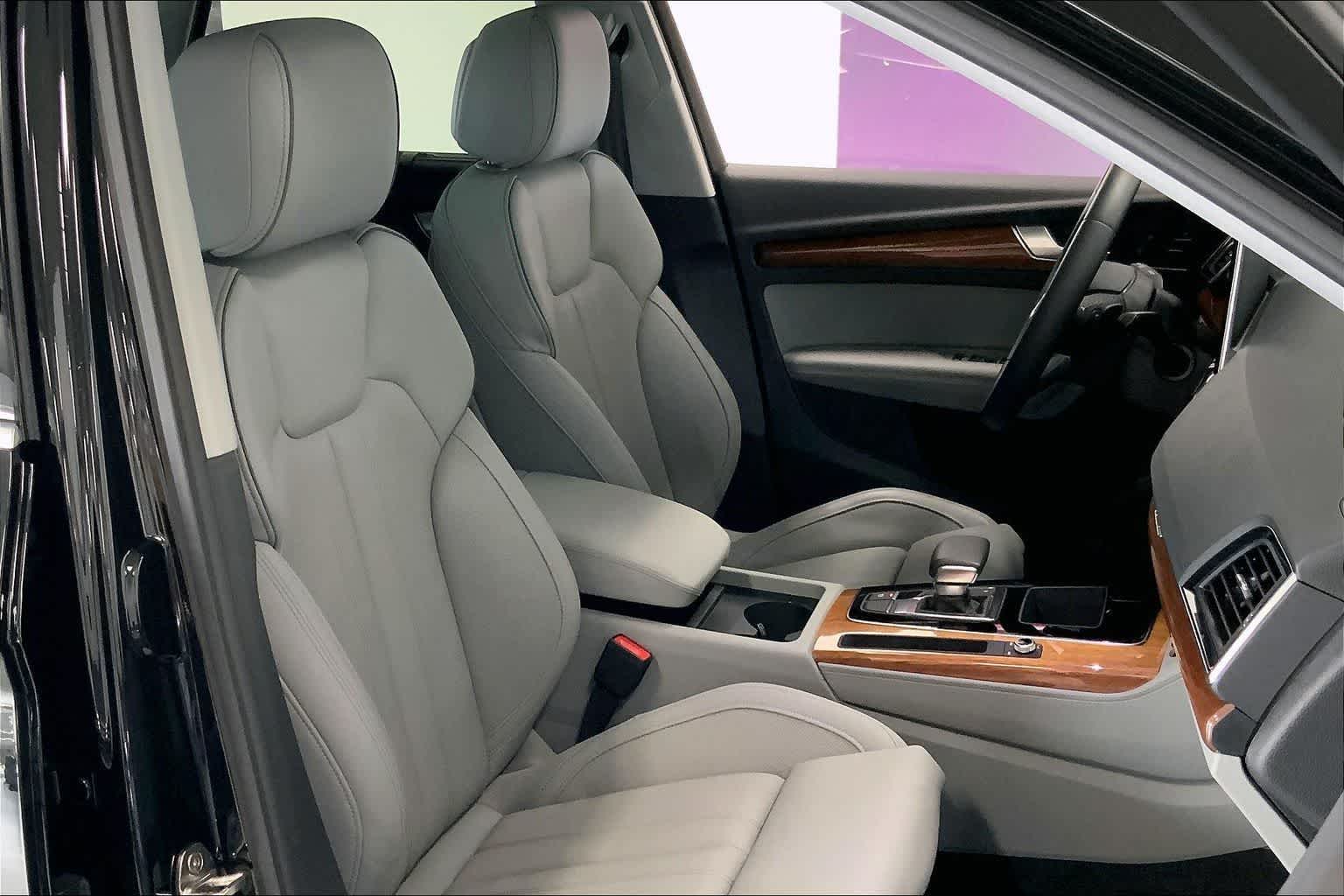 Thumbnail: 2023 Audi Q5 - 11