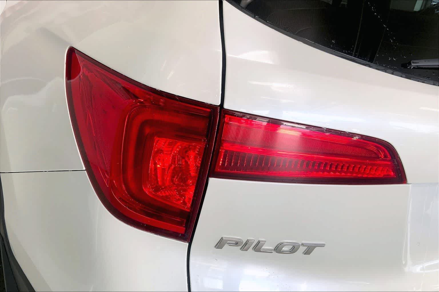 Thumbnail: 2016 Honda Pilot - 29