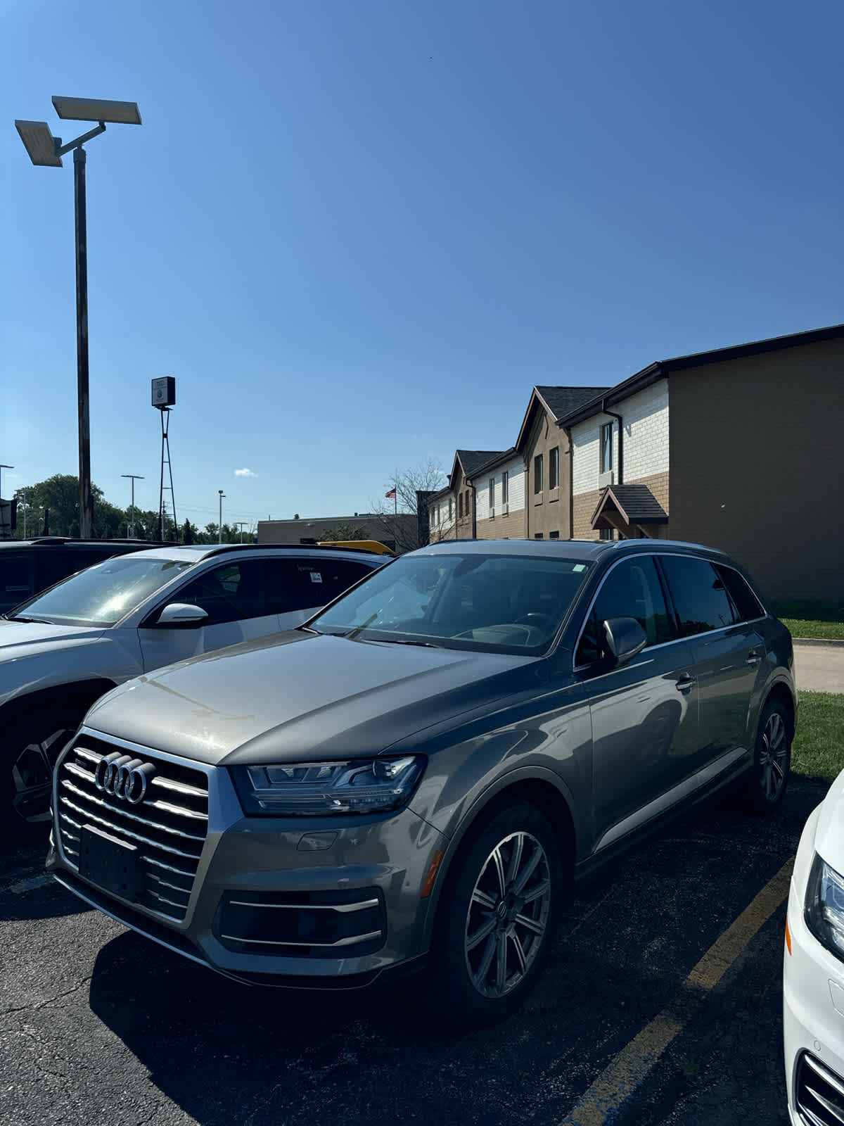 Thumbnail: 2017 Audi Q7 - 3