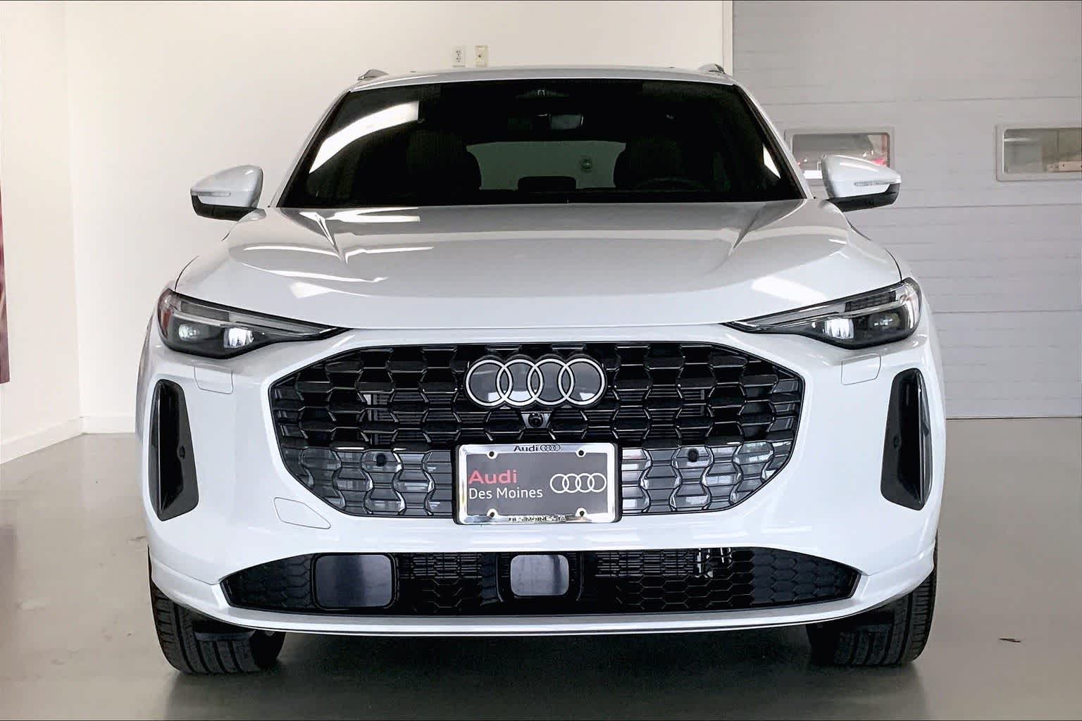 Thumbnail: 2025 Audi Q5 - 6