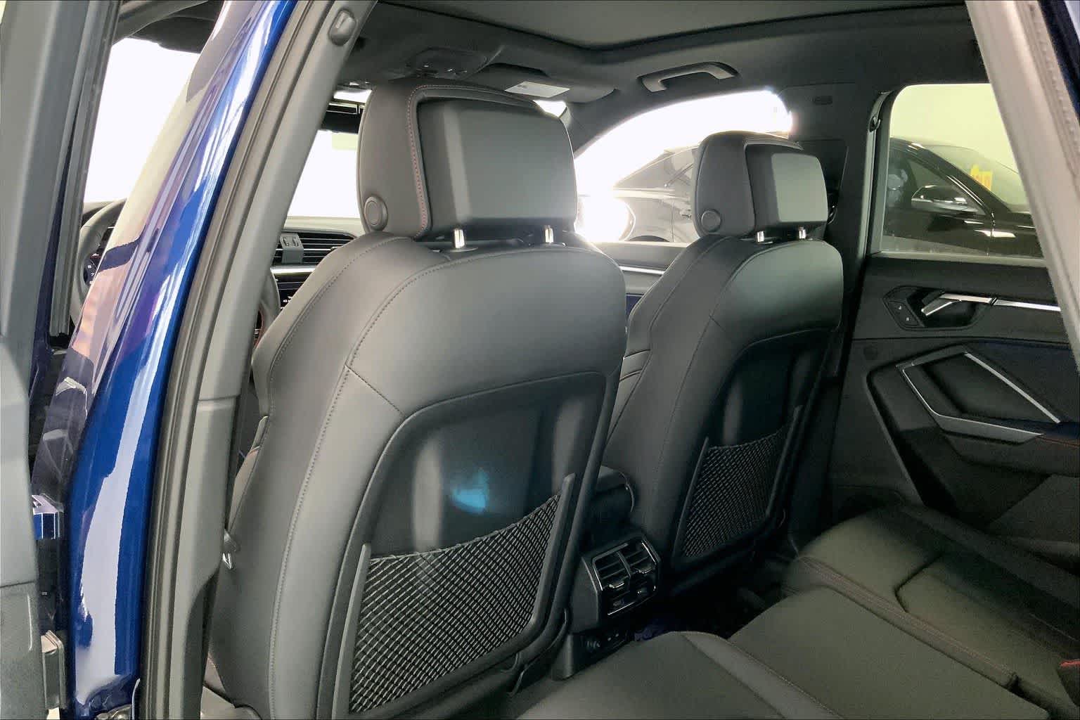 Thumbnail: 2025 Audi Q3 - 12