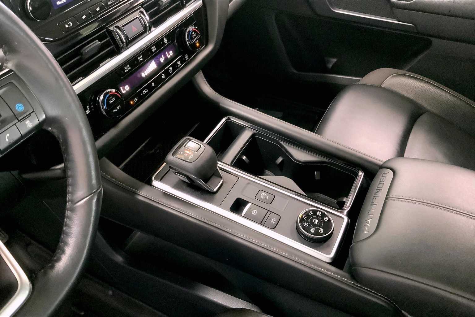 Thumbnail: 2023 Nissan Pathfinder - 14