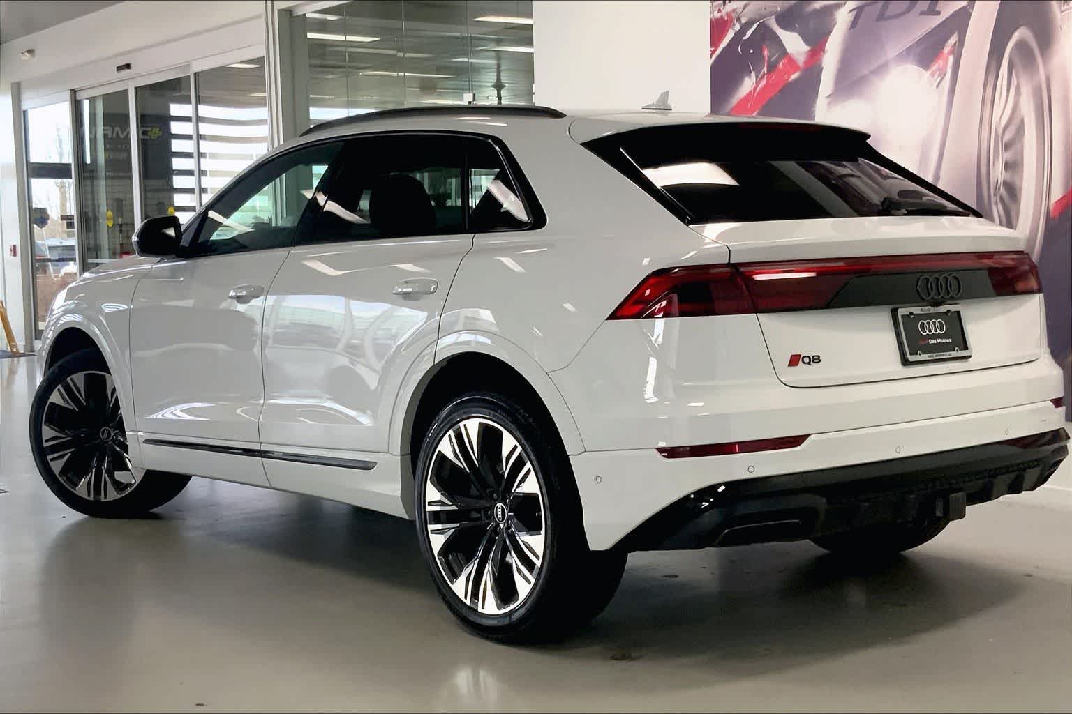 Thumbnail: 2025 Audi Q8 - 4