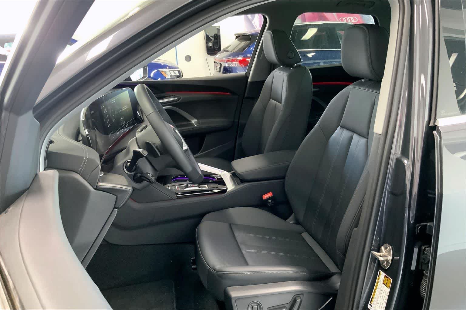 Thumbnail: 2025 Audi Q5 - 11