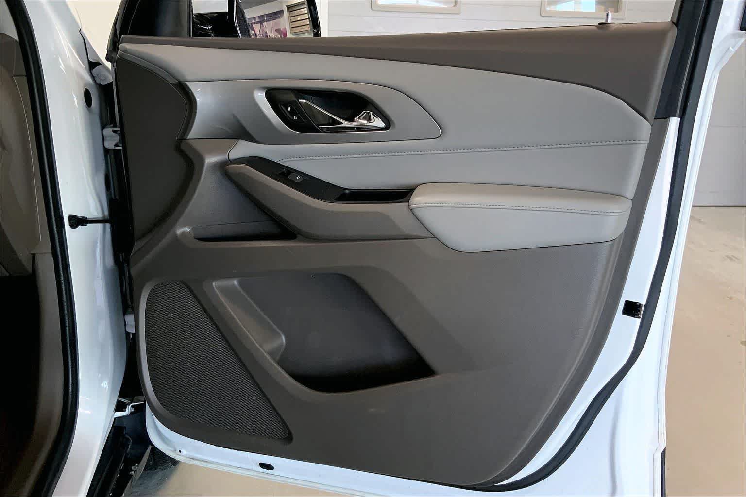 Thumbnail: 2018 Chevrolet Traverse - 24