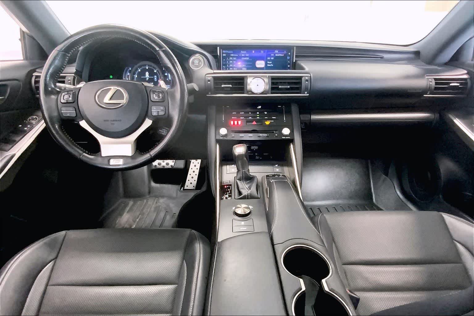 Thumbnail: 2018 Lexus IS - 9