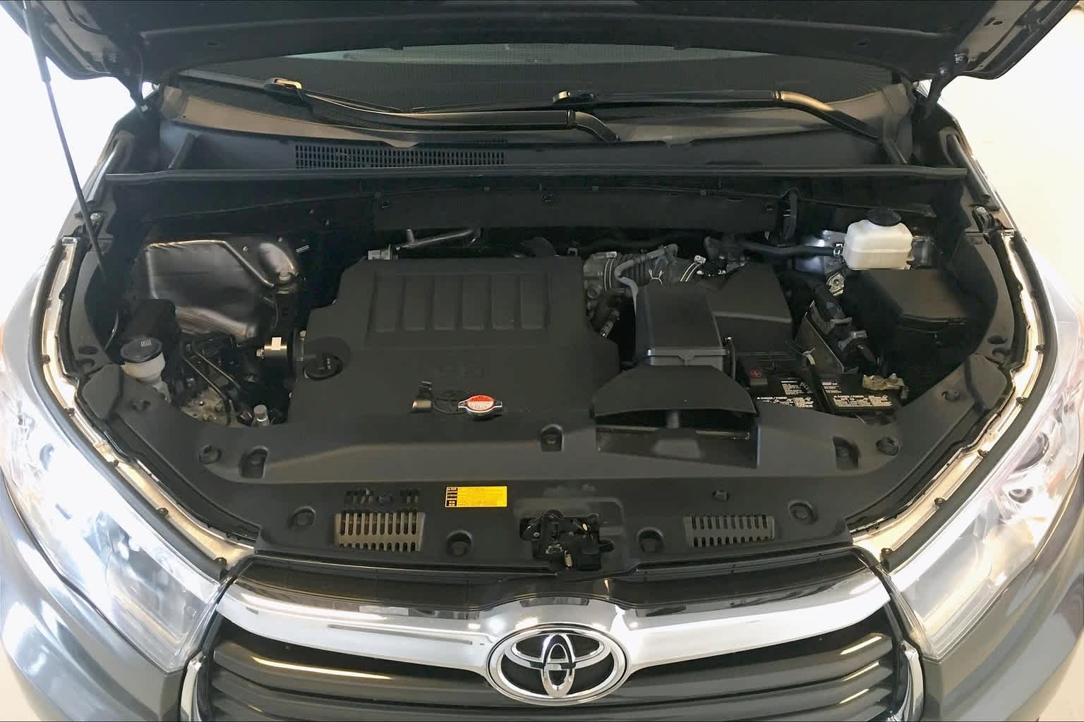 Thumbnail: 2016 Toyota Highlander - 9