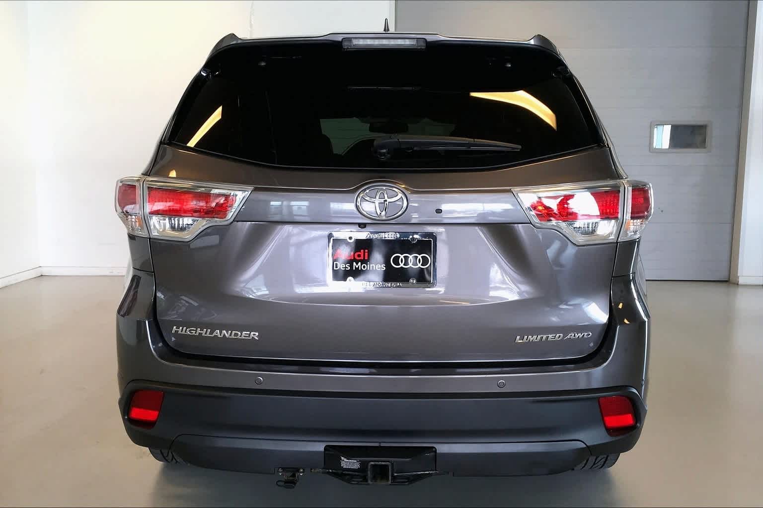 Thumbnail: 2016 Toyota Highlander - 3