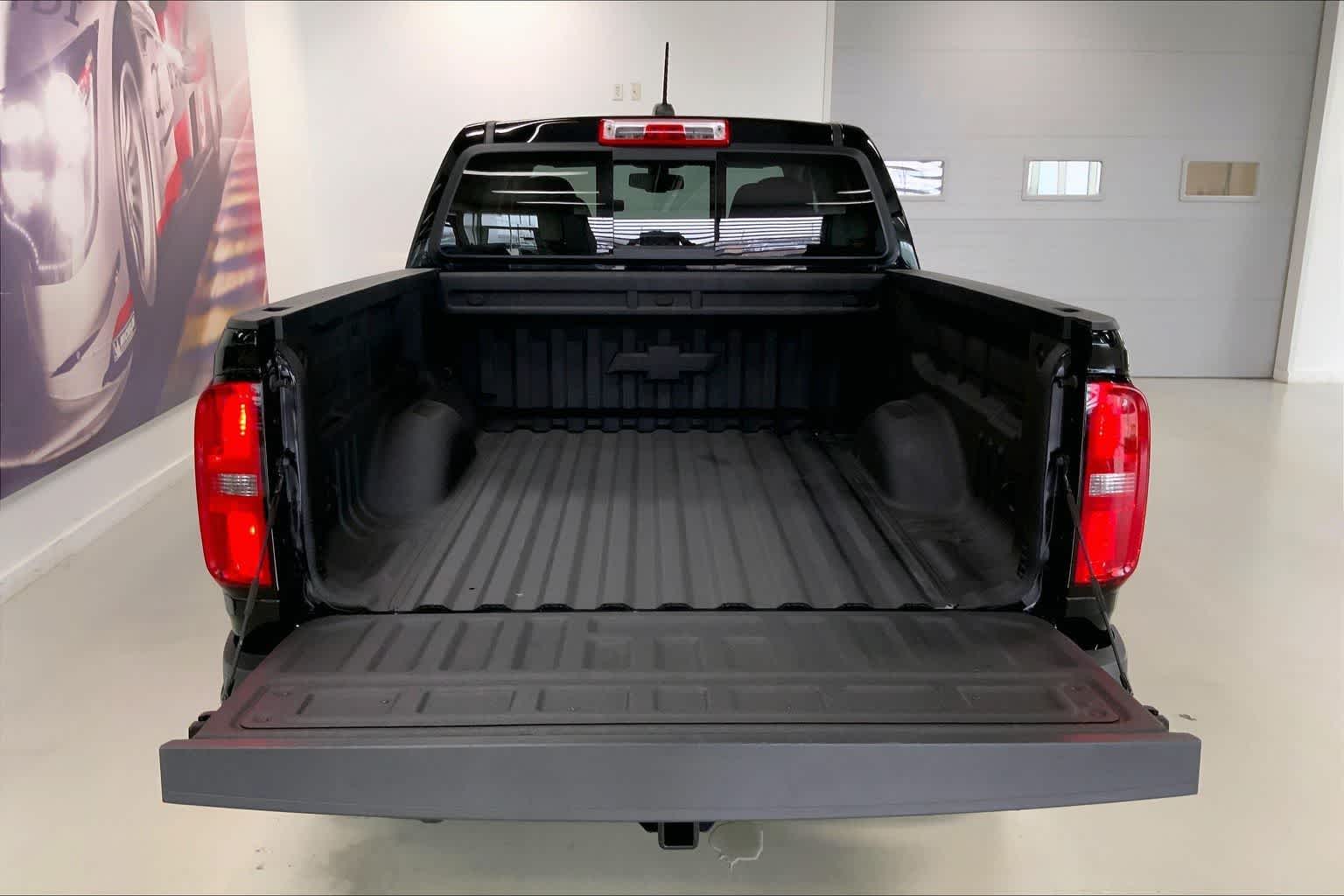 Thumbnail: 2022 Chevrolet Colorado - 18