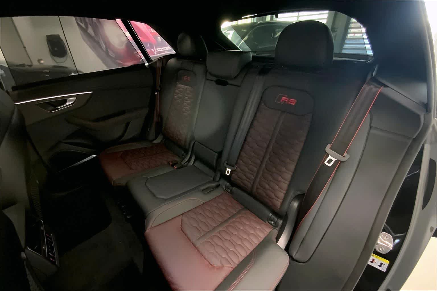 Thumbnail: 2026 Audi RS Q8 - 13