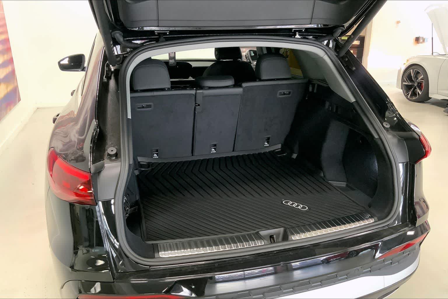 Thumbnail: 2025 Audi Q5 - 16