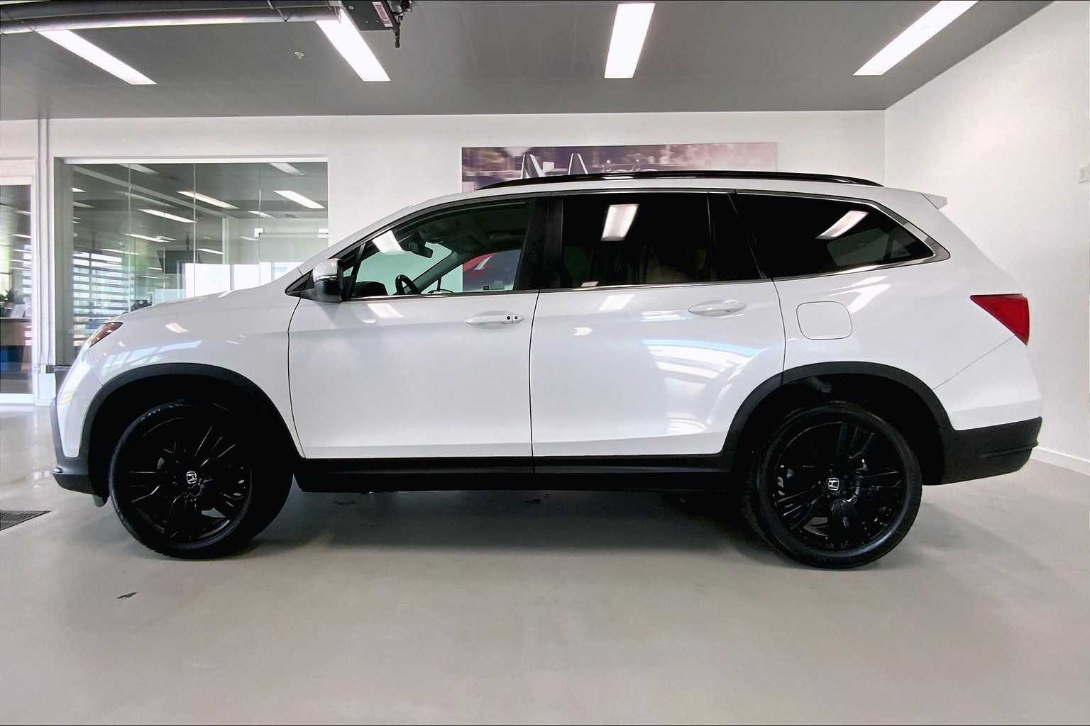 2022 Honda Pilot Special Edition photo 3