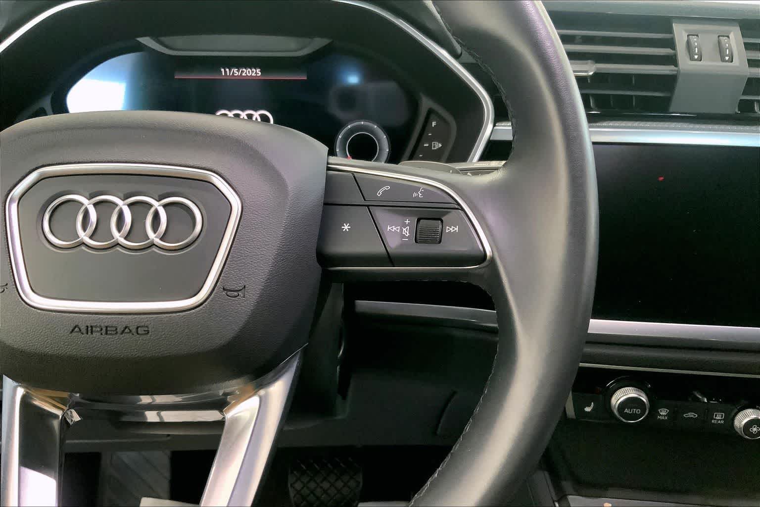 Thumbnail: 2023 Audi Q3 - 22