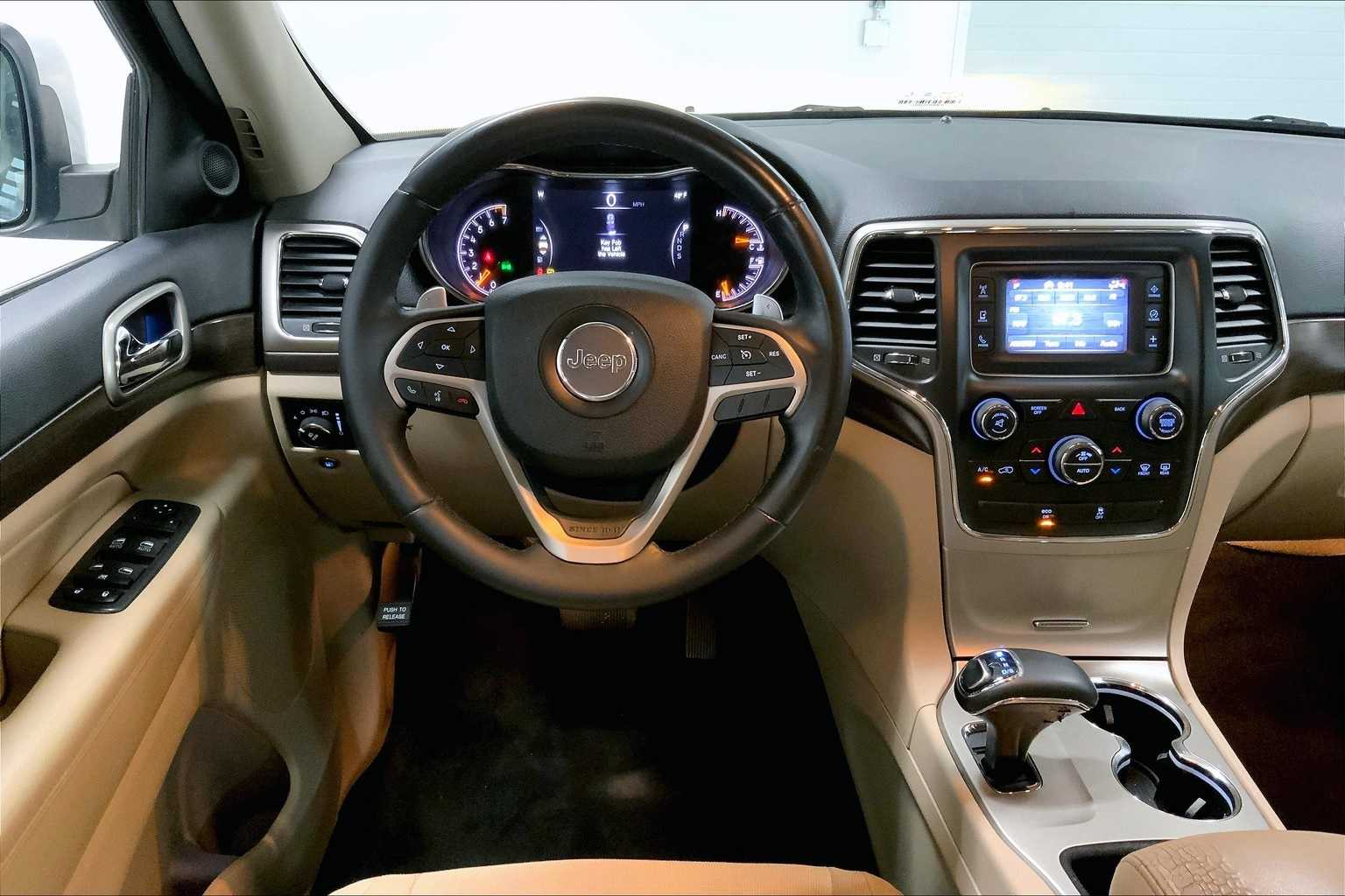 Thumbnail: 2014 Jeep Grand Cherokee - 14