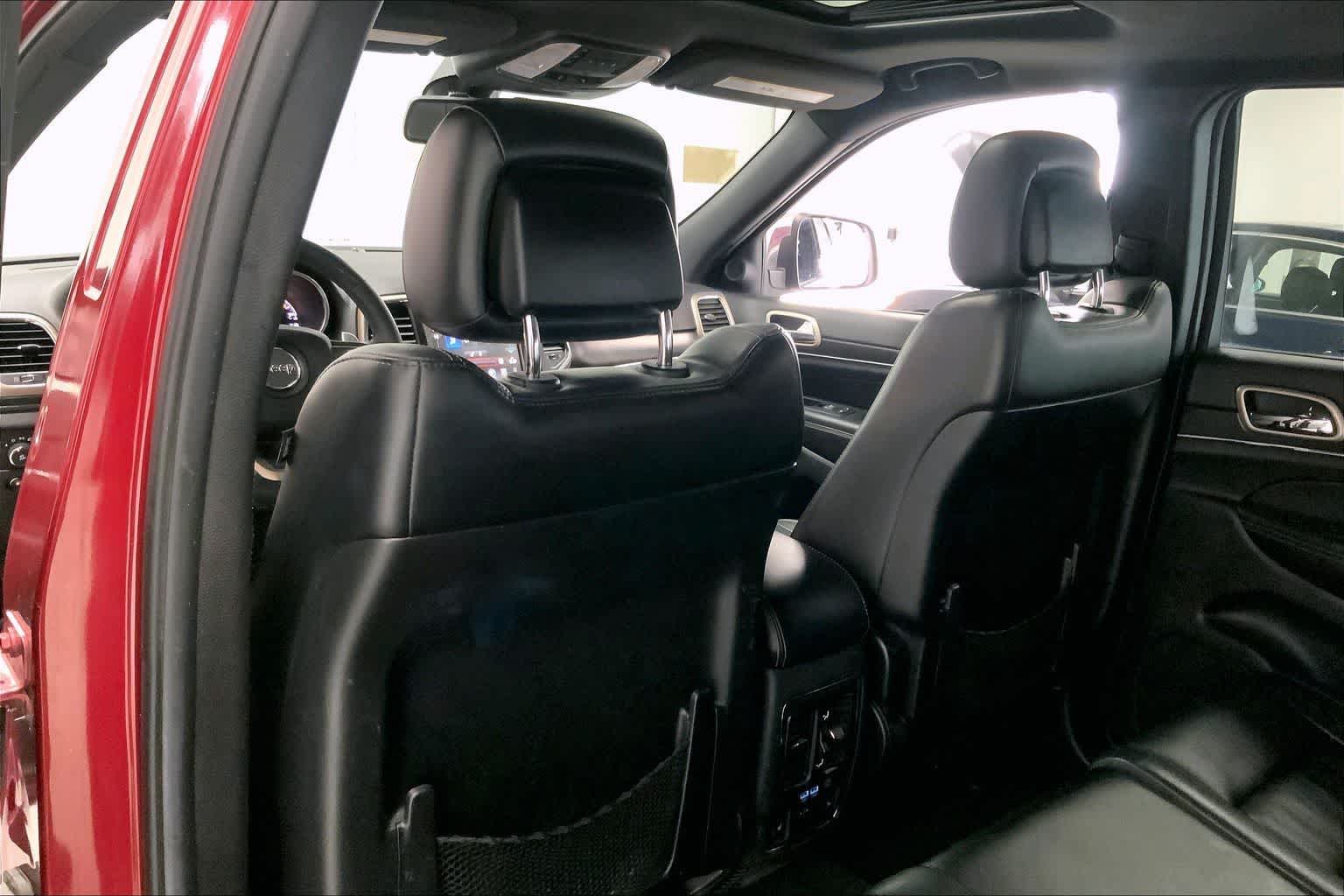 Thumbnail: 2014 Jeep Grand Cherokee - 10