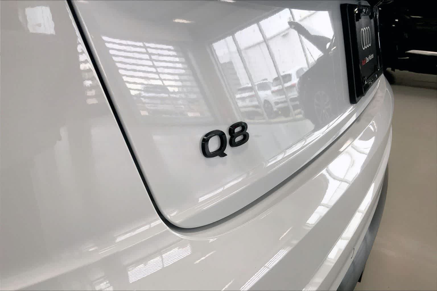 Thumbnail: 2026 Audi Q8 - 7
