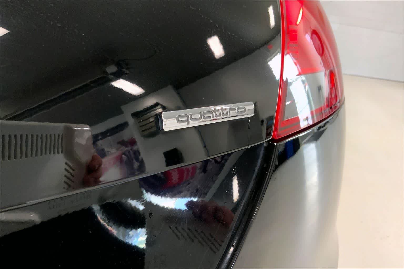 Thumbnail: 2011 Audi TT - 7