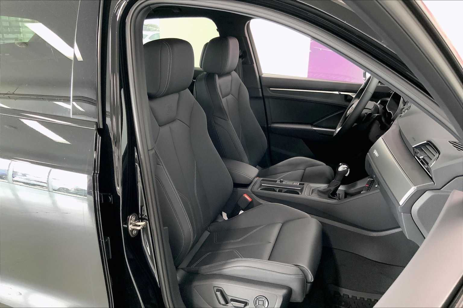 Thumbnail: 2025 Audi Q3 - 13