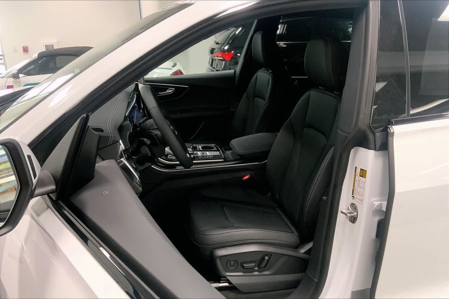 Thumbnail: 2026 Audi Q8 - 11