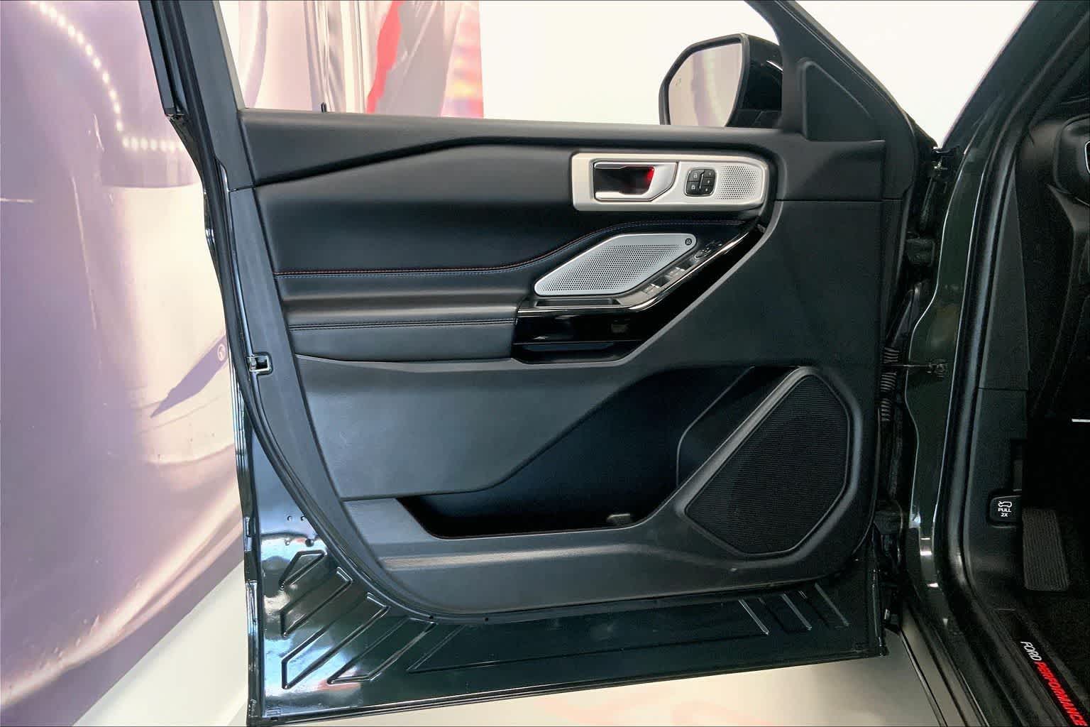 Thumbnail: 2022 Ford Explorer - 25