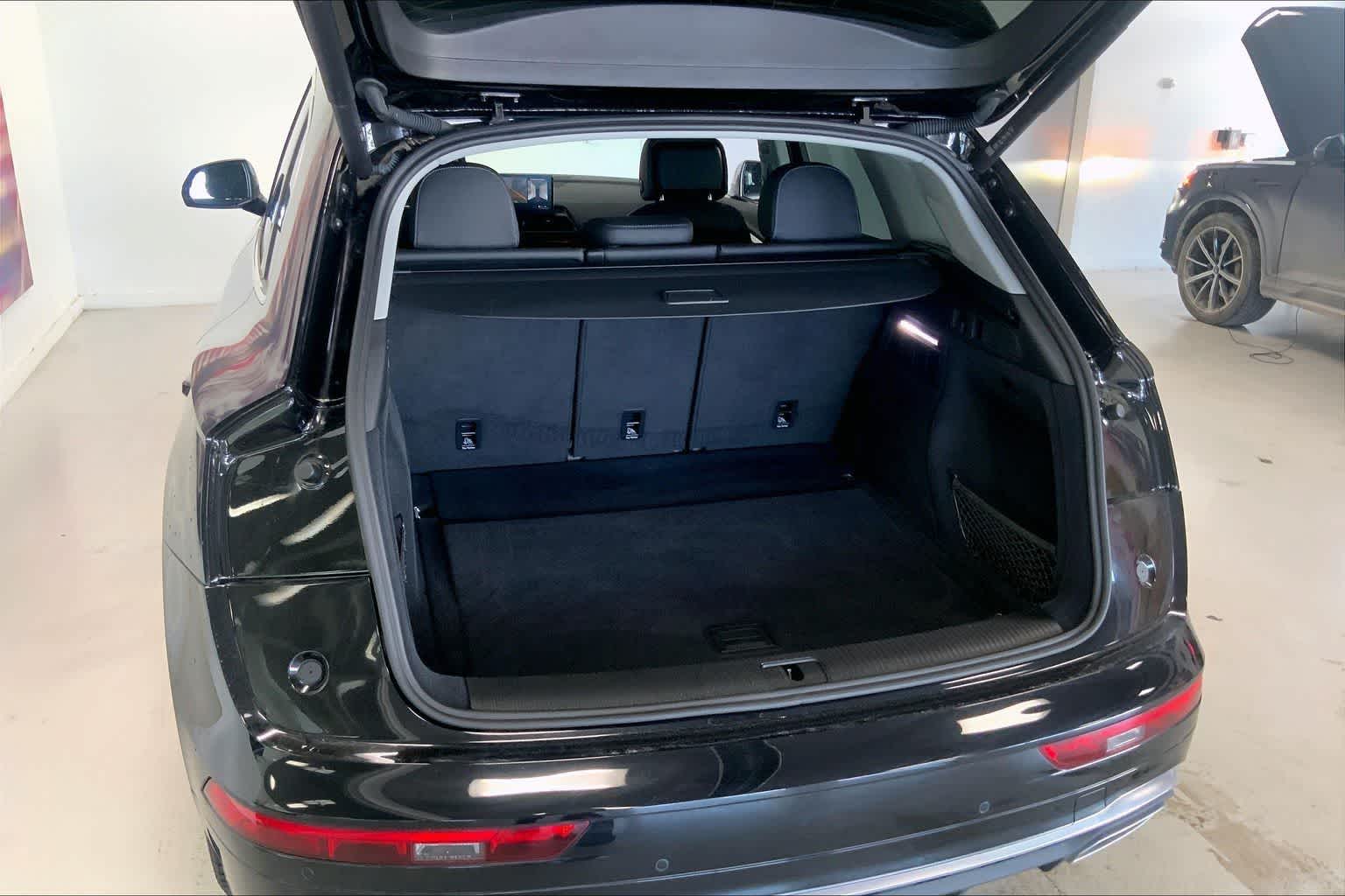 Thumbnail: 2023 Audi Q5 - 16