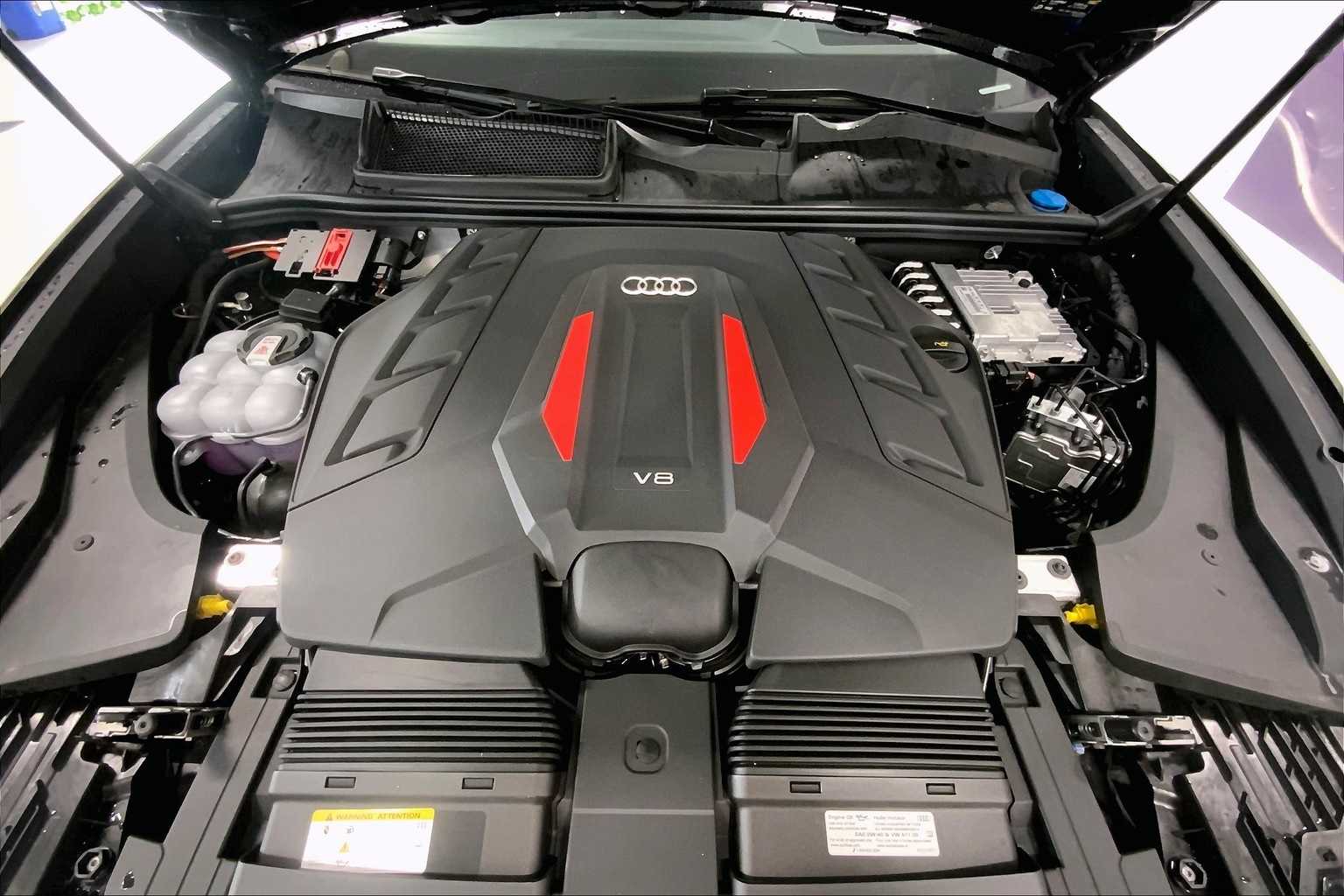 Thumbnail: 2025 Audi SQ8 - 8
