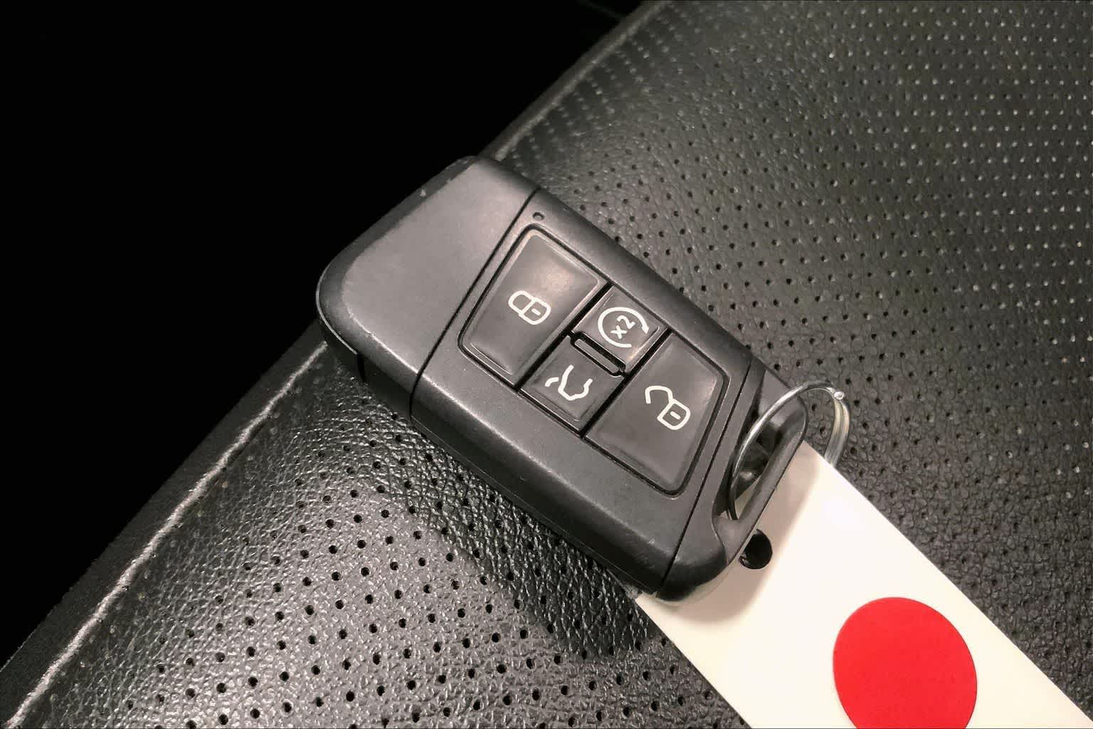 Thumbnail: 2022 Volkswagen Tiguan - 17