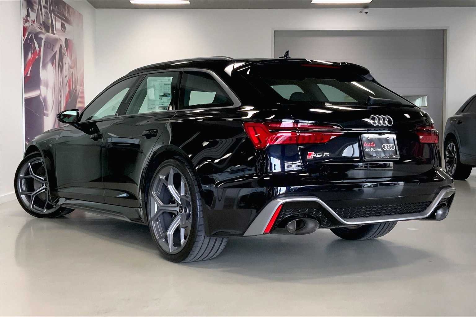 Thumbnail: 2026 Audi RS 6 - 4